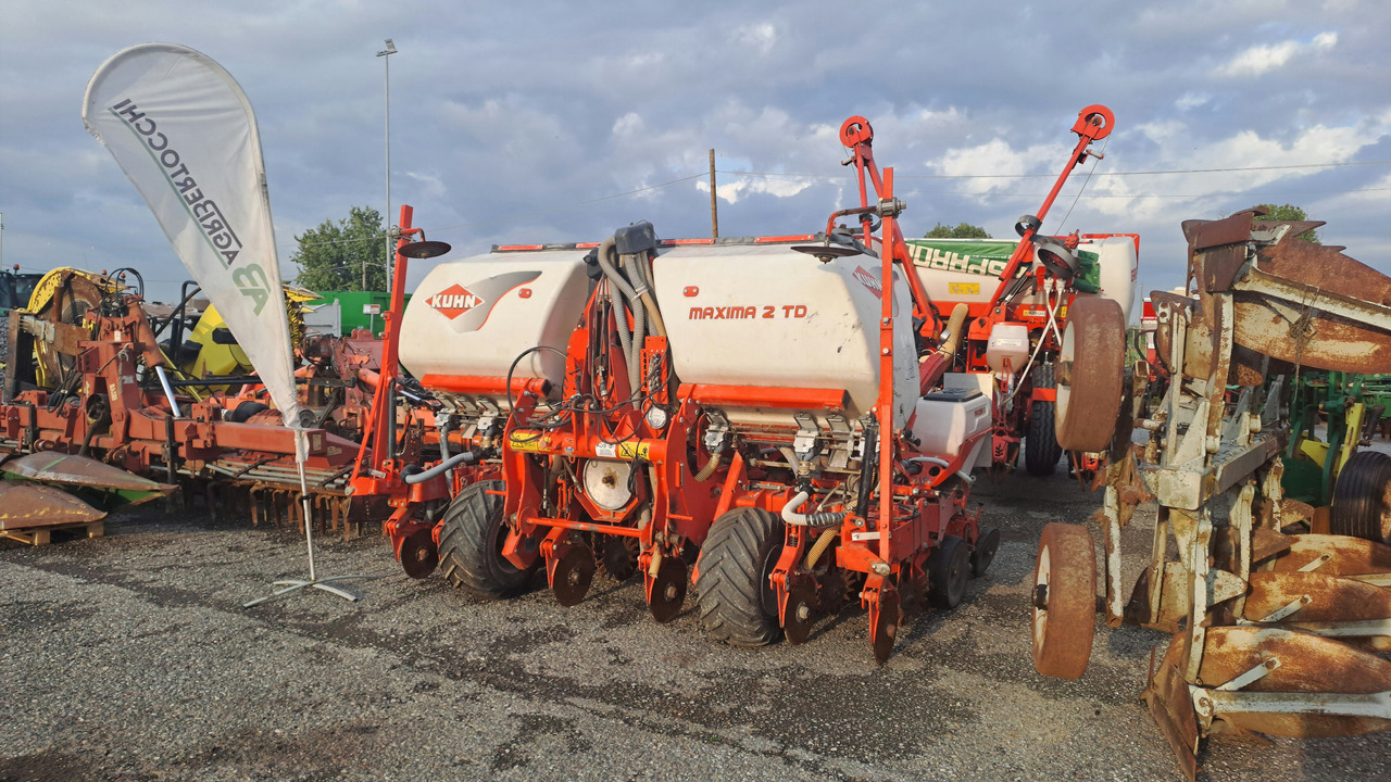 SEMINATRICE DI PRECISIONE KUHN MAXIMA 2 TD - Semănătoare: Foto 2 SEMINATRICE DI PRECISIONE KUHN MAXIMA 2 TD - Semănătoare: Foto 2
