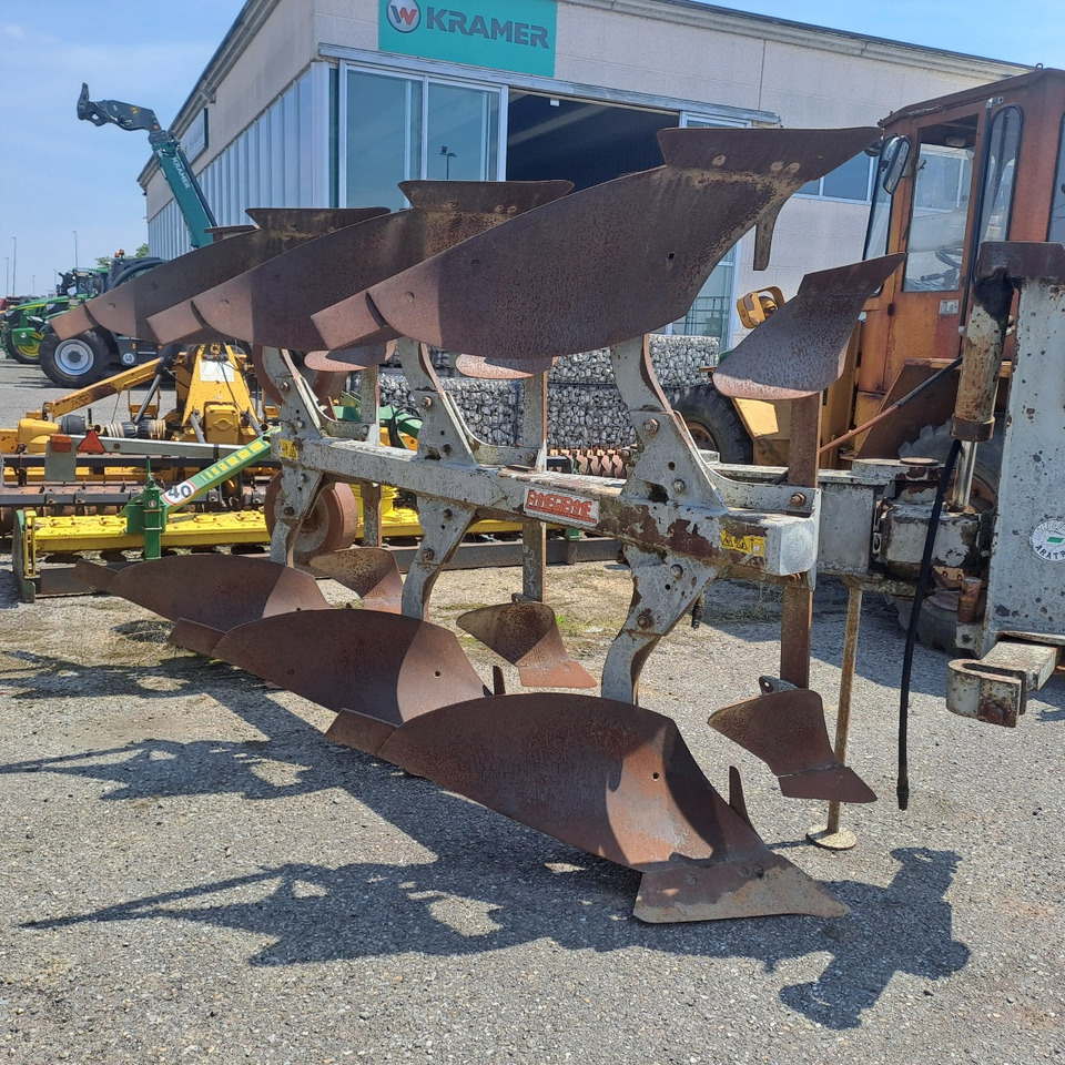 TRIVOMERE EMMEGIEMME - Plug: Foto 2 TRIVOMERE EMMEGIEMME - Plug: Foto 2