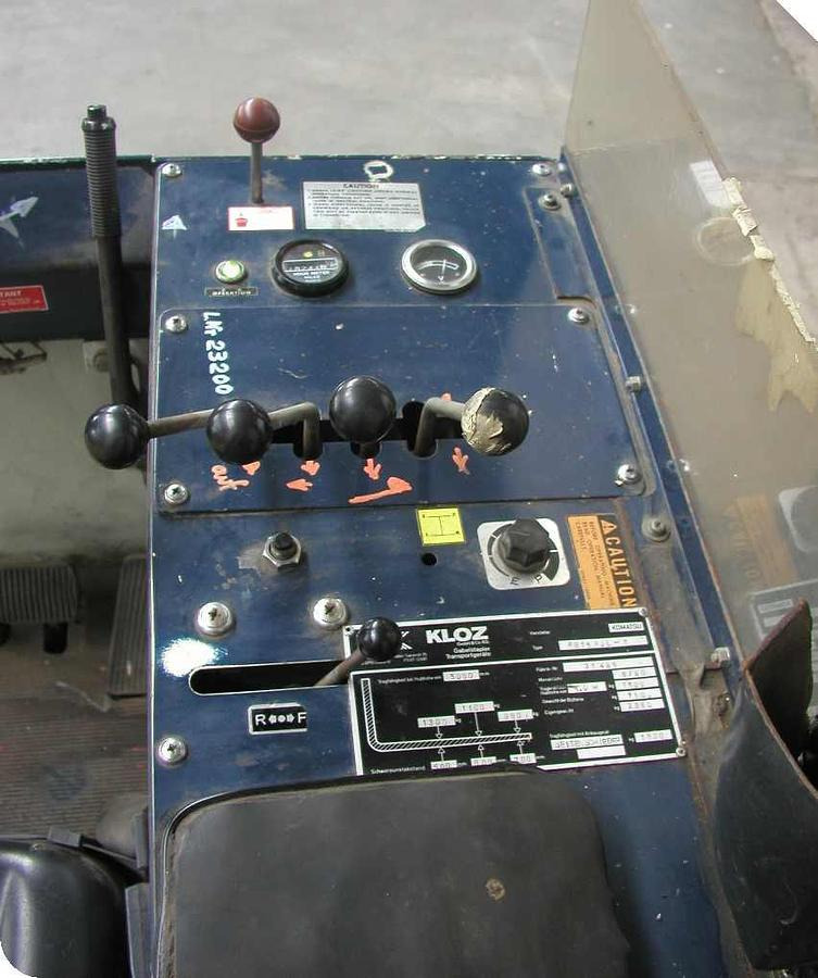 Gabelstapler KLOZ-KOMATSU - Stivuitor cu catarg retractabil: Foto 5 Gabelstapler KLOZ-KOMATSU - Stivuitor cu catarg retractabil: Foto 5