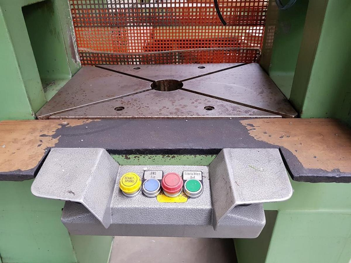 Hydr. Schnelläuferpresse DUNKES - Utilaj prelucrare metal: Foto 2 Hydr. Schnelläuferpresse DUNKES - Utilaj prelucrare metal: Foto 2