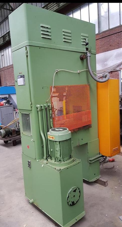 Hydr. Schnelläuferpresse DUNKES - Utilaj prelucrare metal: Foto 4 Hydr. Schnelläuferpresse DUNKES - Utilaj prelucrare metal: Foto 4