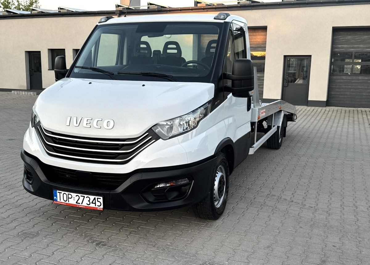 Camion transport auto Iveco Daily 3.0 160KM Rok 2022 55 tys km przebiegu AUTOLAWETA Najazd laweta: Foto 10 Camion transport auto Iveco Daily 3.0 160KM Rok 2022 55 tys km przebiegu AUTOLAWETA Najazd laweta: Foto 10