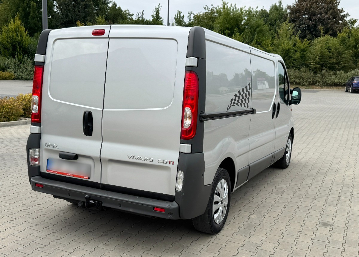 Opel Vivaro 2.0 DCI 115KM 2013 Rok SERWISOWANY Bezwypadkowy Super Stan - Dubă: Foto 3 Opel Vivaro 2.0 DCI 115KM 2013 Rok SERWISOWANY Bezwypadkowy Super Stan - Dubă: Foto 3