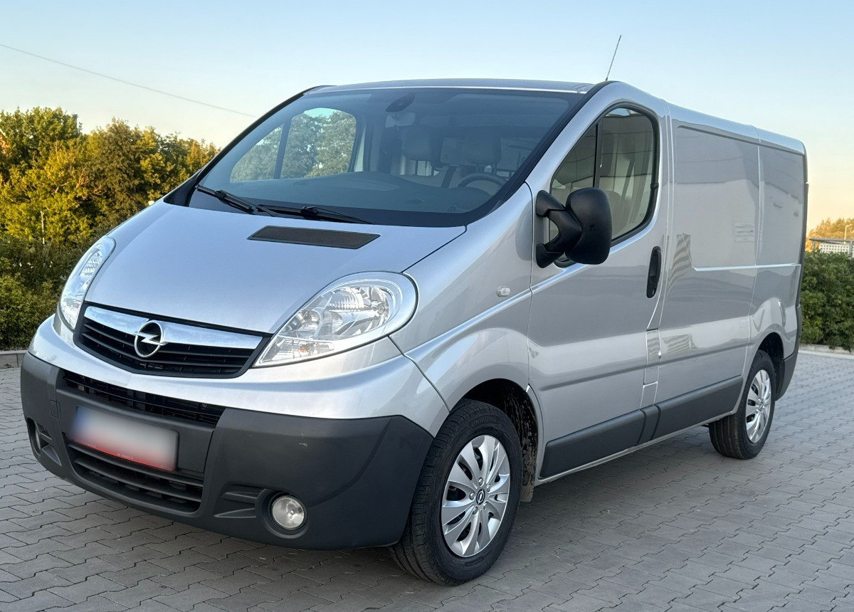 Opel Vivaro 2.0 DCI 115KM 2014 Rok Klimatyzacja Nawigacja BEZWYPADKOWY - Dubă: Foto 1 Opel Vivaro 2.0 DCI 115KM 2014 Rok Klimatyzacja Nawigacja BEZWYPADKOWY - Dubă: Foto 1