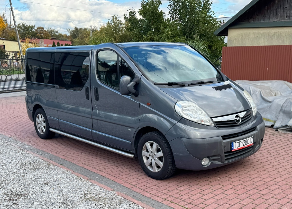 Opel Vivaro LONG 2.5 150KM Brygadówka Brygada Bezwypadkowy Super Stan FV23 - Autoutilitară cabină dublă: Foto 1 Opel Vivaro LONG 2.5 150KM Brygadówka Brygada Bezwypadkowy Super Stan FV23 - Autoutilitară cabină dublă: Foto 1
