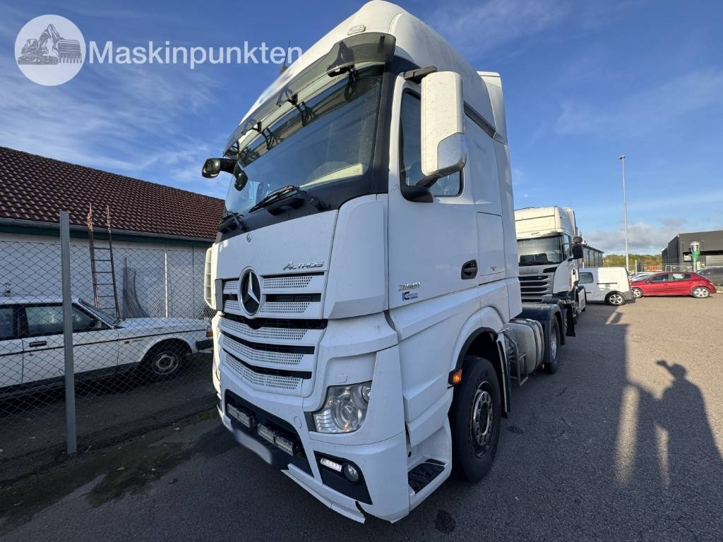 Mercedes-Benz Actros 963-4-C - Cap tractor: Foto 1 Mercedes-Benz Actros 963-4-C - Cap tractor: Foto 1