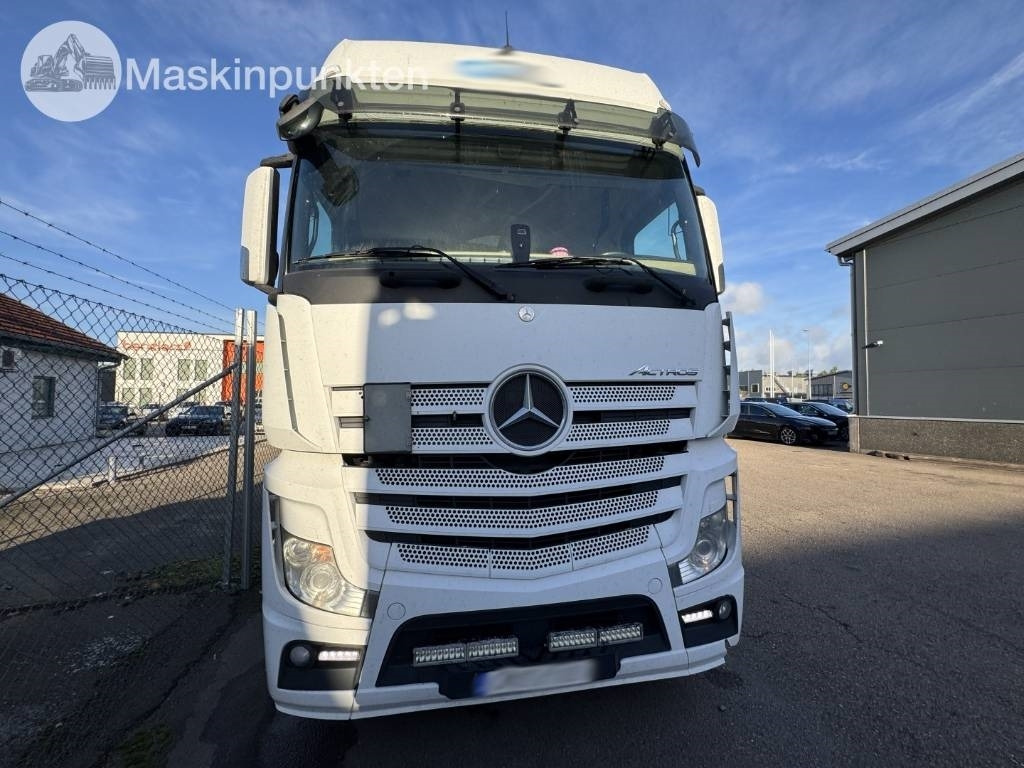 Mercedes-Benz Actros 963-4-C - Cap tractor: Foto 4 Mercedes-Benz Actros 963-4-C - Cap tractor: Foto 4