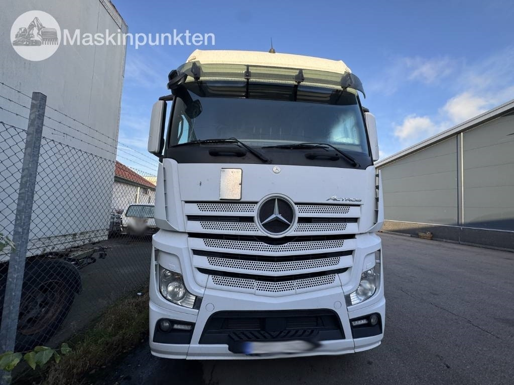 Mercedes-Benz Actros 963-4-D - Cap tractor: Foto 4 Mercedes-Benz Actros 963-4-D - Cap tractor: Foto 4