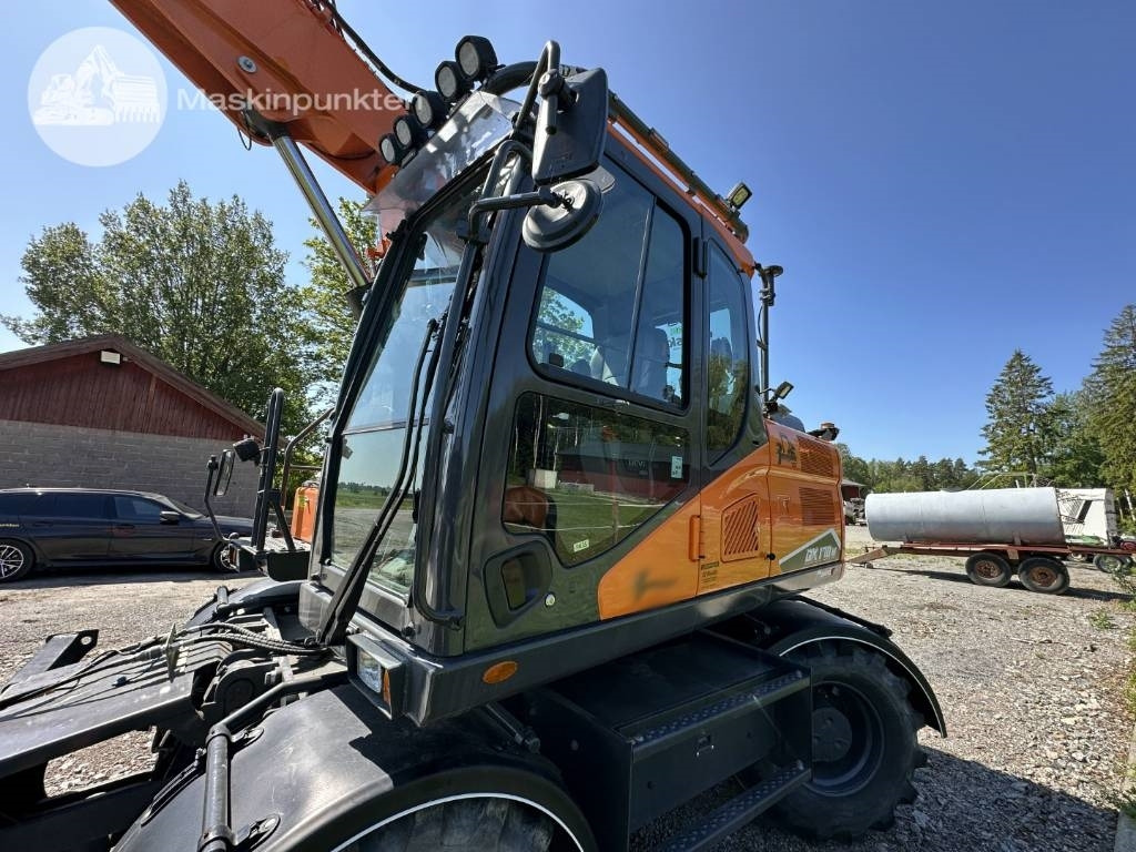 Excavator pe roţi Develon DX 170 W-7: Foto 9