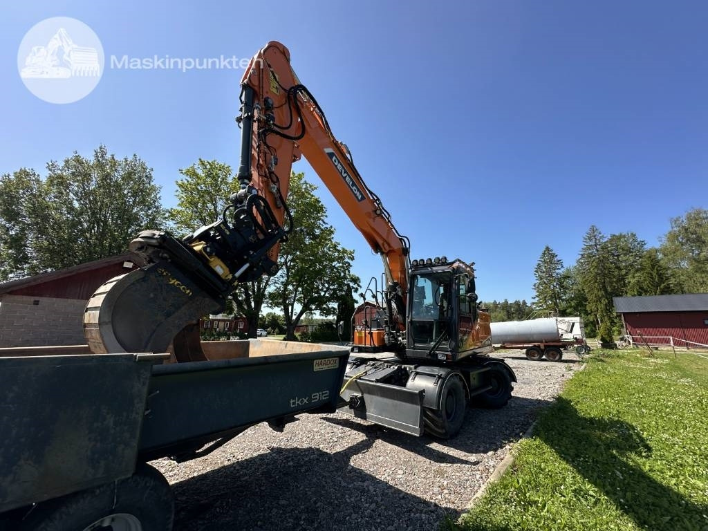 Excavator pe roţi Develon DX 170 W-7: Foto 8