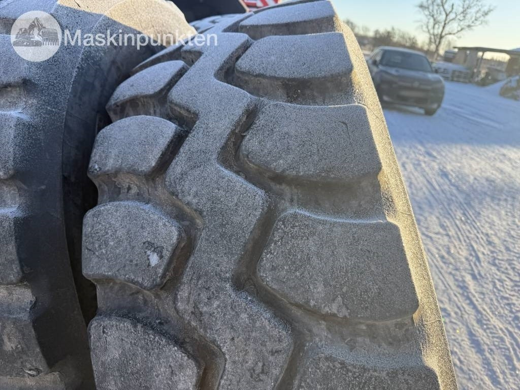 Goodyear GP-40 Däck med fälg till hjullastare - Anvelopă pentru Utilaje constructii: Foto 2 Goodyear GP-40 Däck med fälg till hjullastare - Anvelopă pentru Utilaje constructii: Foto 2