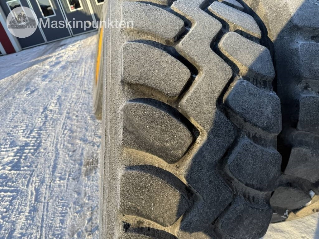 Goodyear GP-40 Däck med fälg till hjullastare - Anvelopă pentru Utilaje constructii: Foto 4 Goodyear GP-40 Däck med fälg till hjullastare - Anvelopă pentru Utilaje constructii: Foto 4