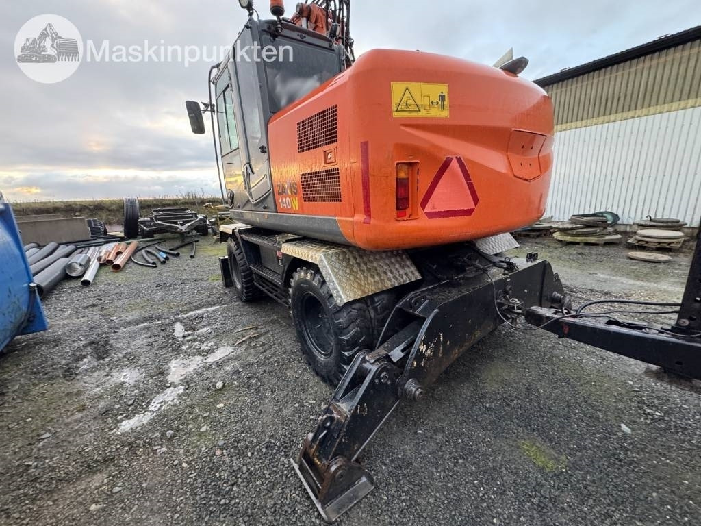 Hitachi ZX 140 W-3 Med vagn och redskap! - Excavator pe roţi: Foto 2 Hitachi ZX 140 W-3 Med vagn och redskap! - Excavator pe roţi: Foto 2