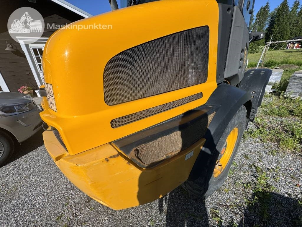 Încărcător frontal pe pneuri JCB 413 K: Foto 22