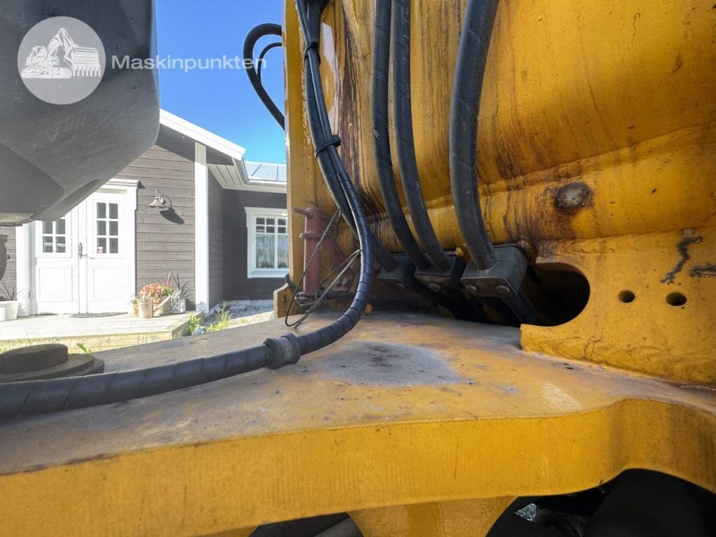 Încărcător frontal pe pneuri JCB 413 K: Foto 31
