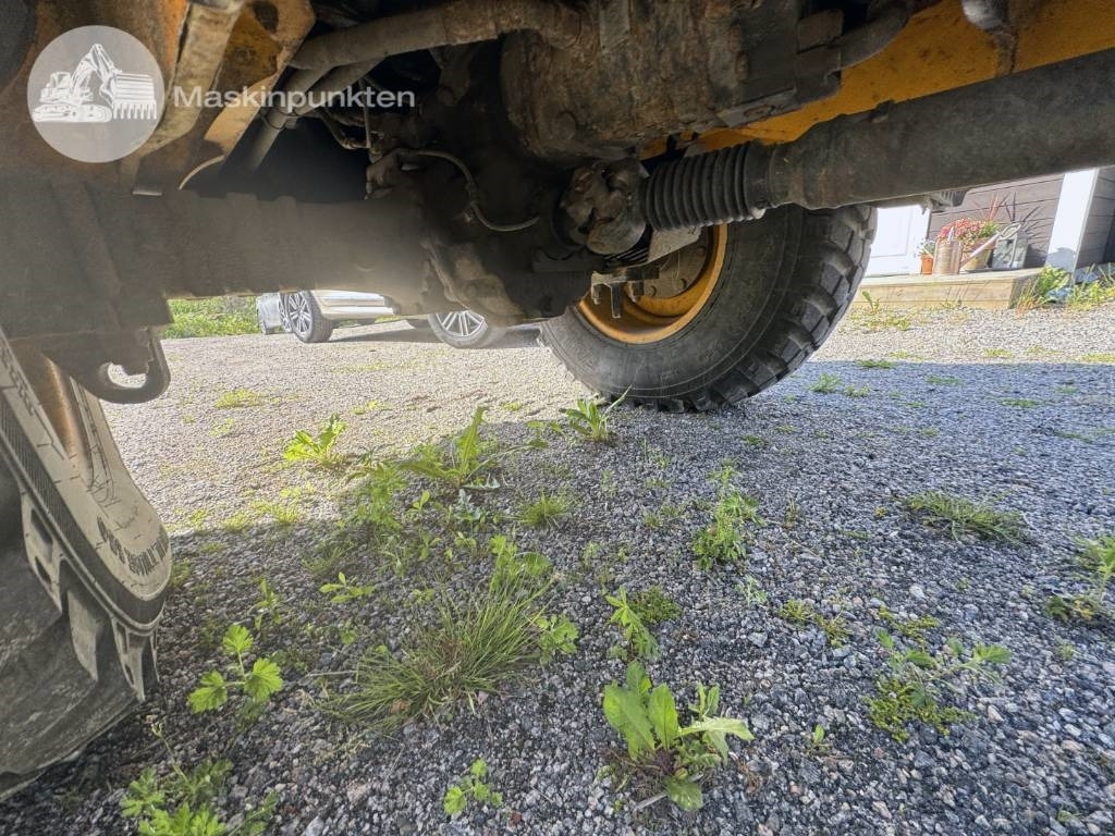 Încărcător frontal pe pneuri JCB 413 K: Foto 25