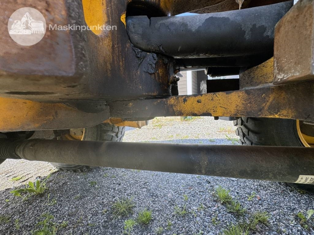 Încărcător frontal pe pneuri JCB 413 K: Foto 32