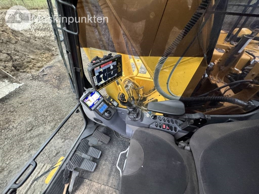 Excavator pe şenile Komatsu PC 210 LC-11E0: Foto 50 Excavator pe şenile Komatsu PC 210 LC-11E0: Foto 50
