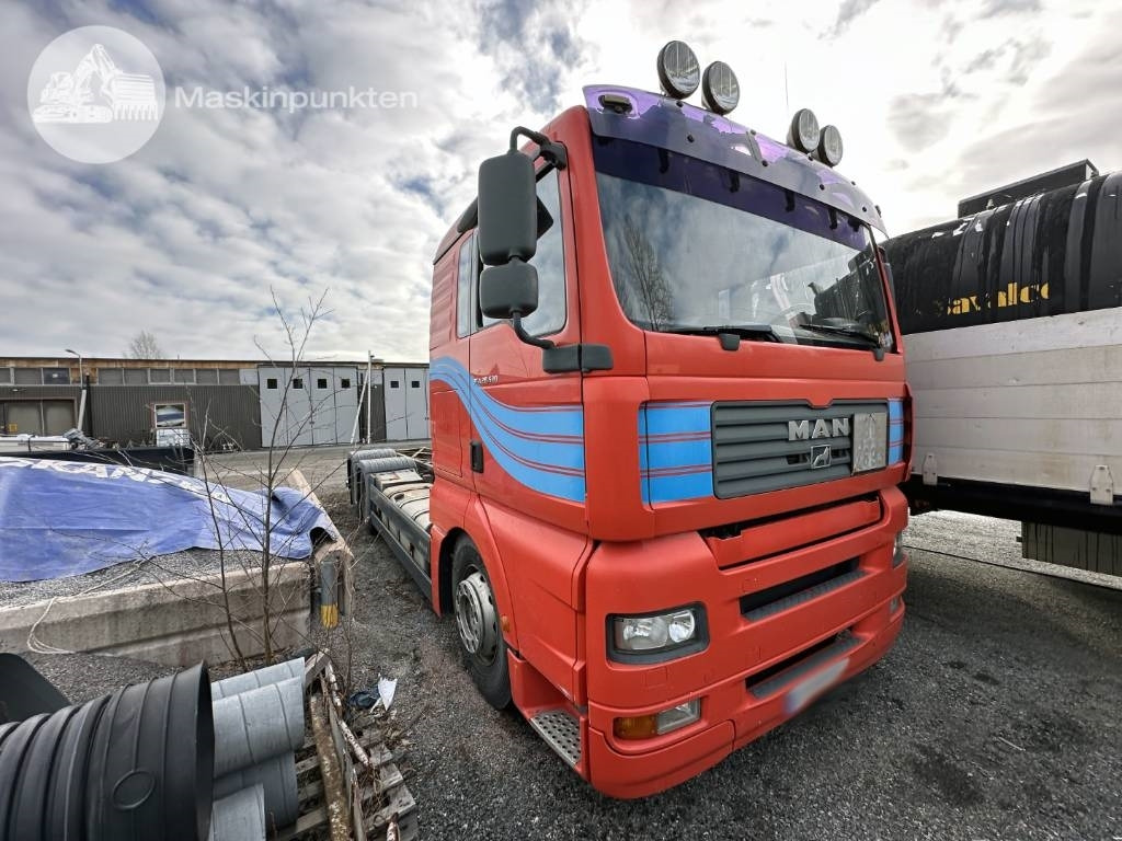 MAN TGX 28.530 LAXO - Camion şasiu: Foto 2 MAN TGX 28.530 LAXO - Camion şasiu: Foto 2