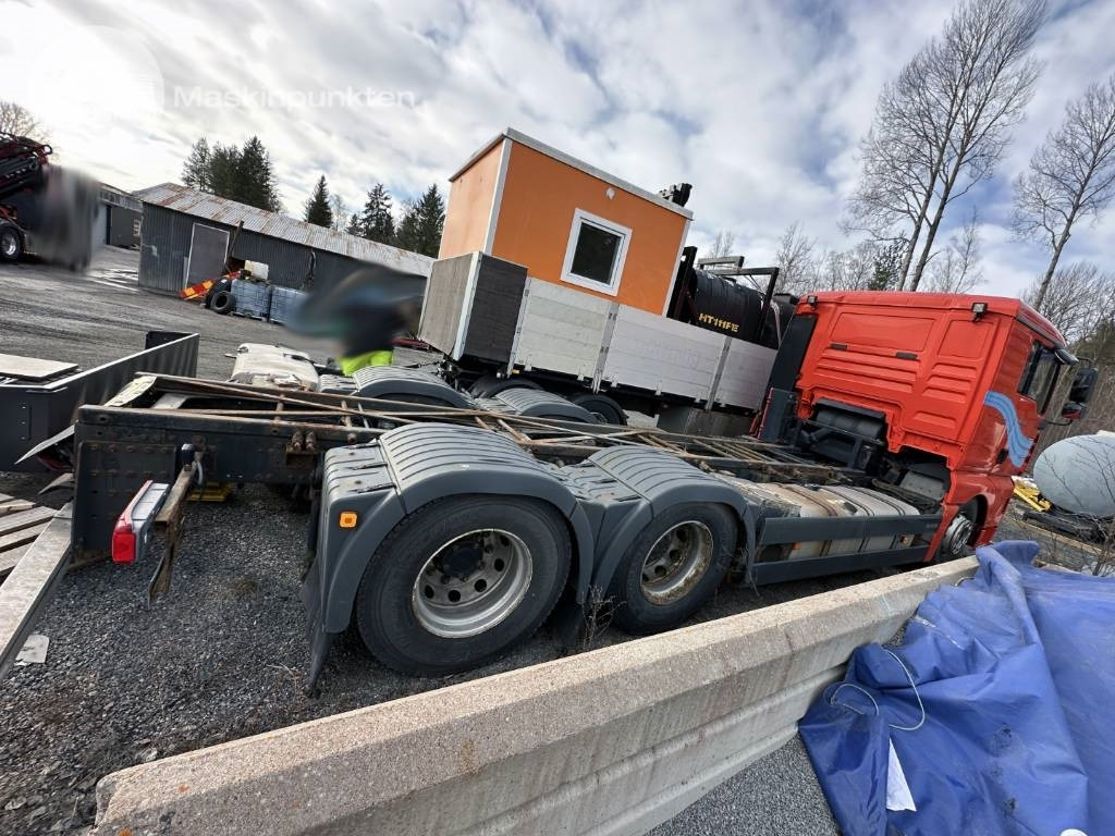 MAN TGX 28.530 LAXO - Camion şasiu: Foto 3 MAN TGX 28.530 LAXO - Camion şasiu: Foto 3