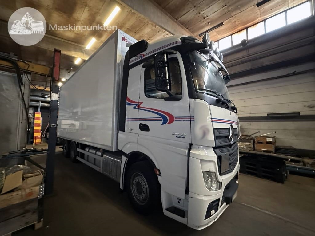 Mercedes-Benz Actros 2545  - Camion furgon: Foto 3 Mercedes-Benz Actros 2545  - Camion furgon: Foto 3