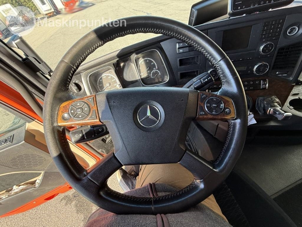 Camion frigider Mercedes-Benz Actros 2551: Foto 40 Camion frigider Mercedes-Benz Actros 2551: Foto 40