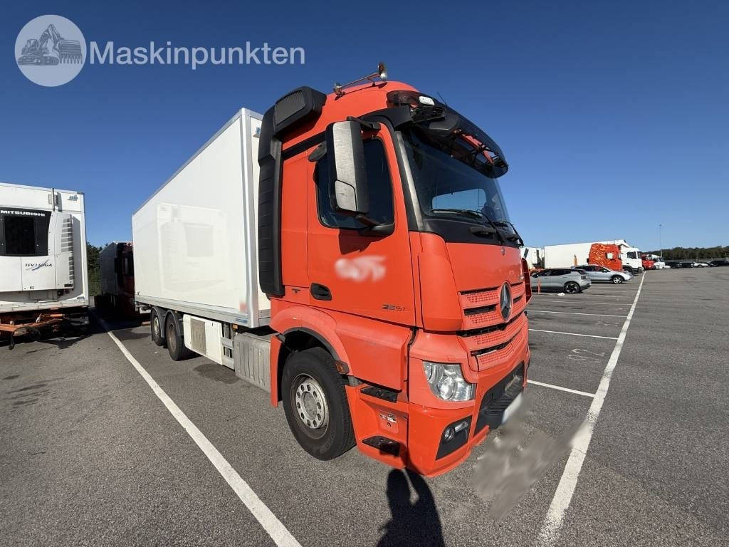 Mercedes-Benz Actros 2551 - Camion frigider: Foto 3 Mercedes-Benz Actros 2551 - Camion frigider: Foto 3