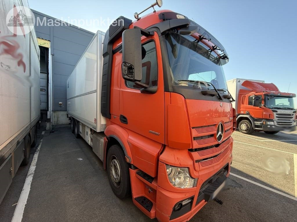 Mercedes-Benz Actros 2551  - Camion frigider: Foto 3 Mercedes-Benz Actros 2551  - Camion frigider: Foto 3