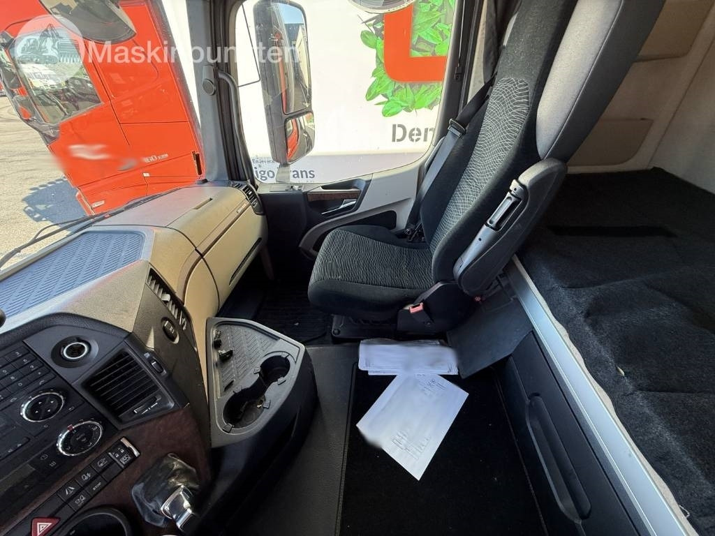 Camion frigider Mercedes-Benz Actros 2551: Foto 46 Camion frigider Mercedes-Benz Actros 2551: Foto 46