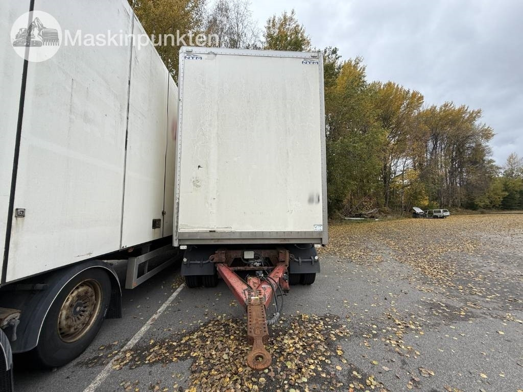 NTM UTP-29/39L-4 - Remorcă furgon: Foto 2 NTM UTP-29/39L-4 - Remorcă furgon: Foto 2