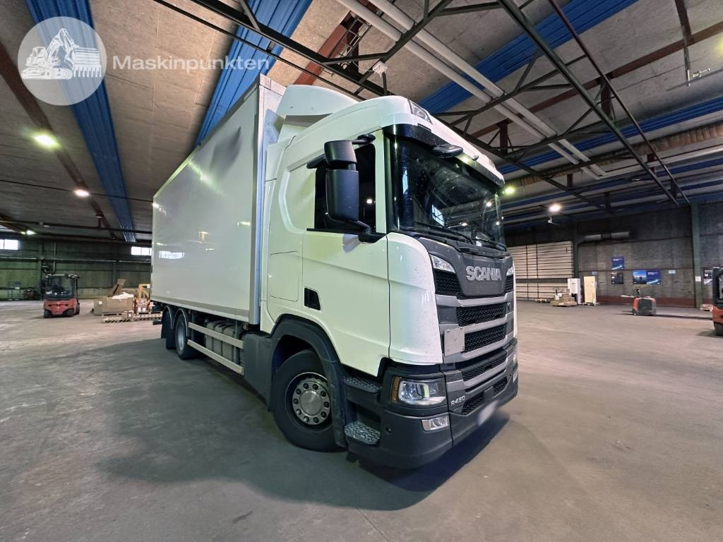 Scania R 450 - Camion furgon: Foto 1 Scania R 450 - Camion furgon: Foto 1