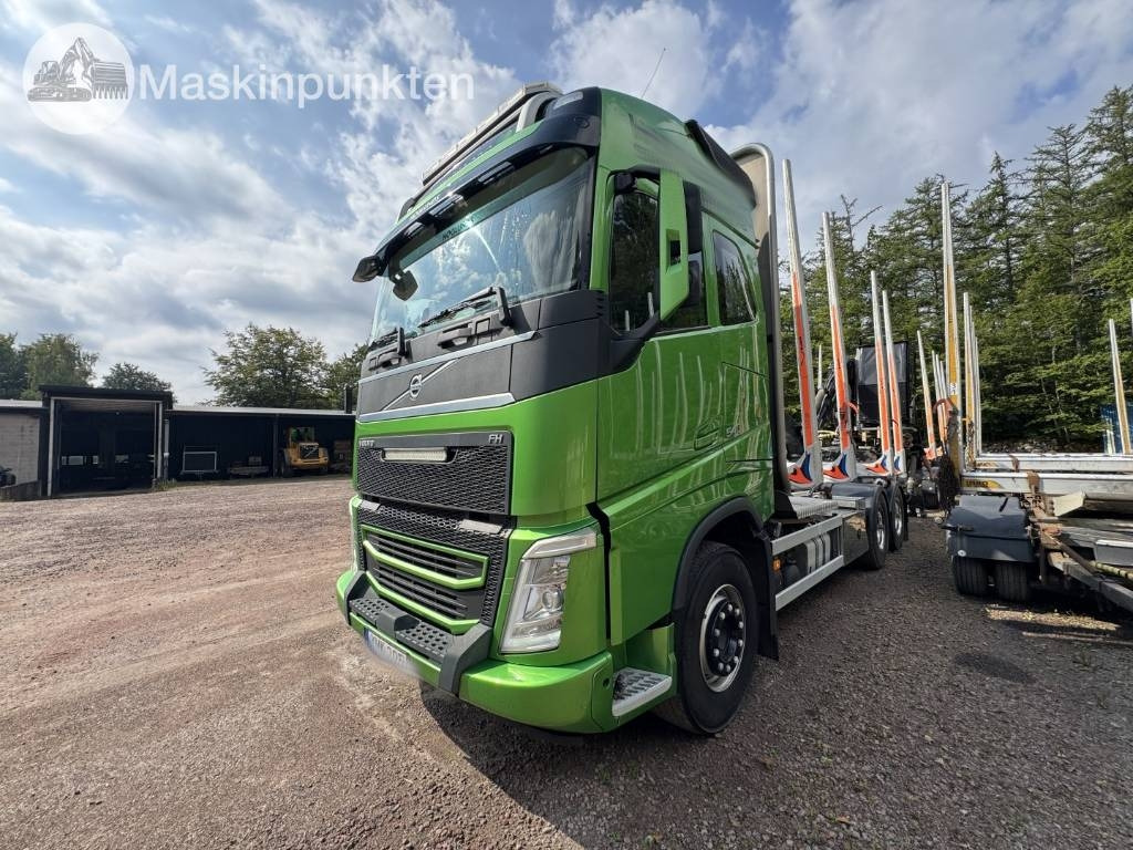 Volvo FH 16 550 - Camion forestier: Foto 1 Volvo FH 16 550 - Camion forestier: Foto 1