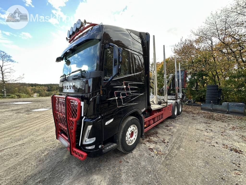 Volvo FH 64 R Timmerbil med kran  - Camion forestier: Foto 1 Volvo FH 64 R Timmerbil med kran  - Camion forestier: Foto 1