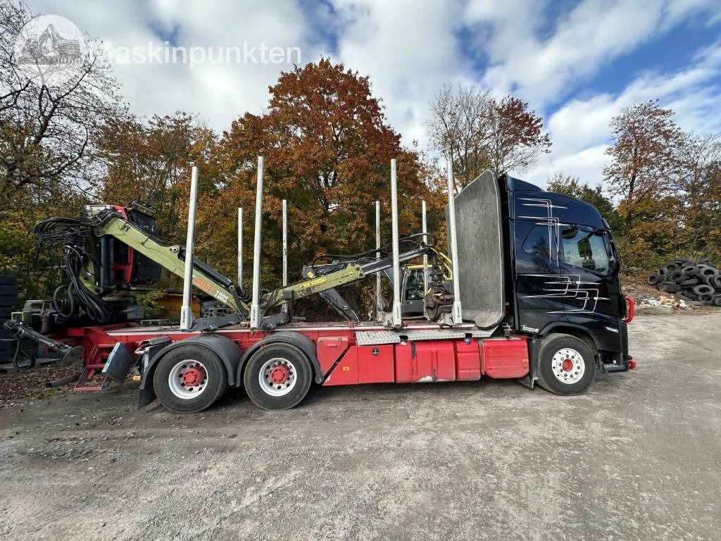 Volvo FH 64 R Timmerbil med kran  - Camion forestier: Foto 4 Volvo FH 64 R Timmerbil med kran  - Camion forestier: Foto 4