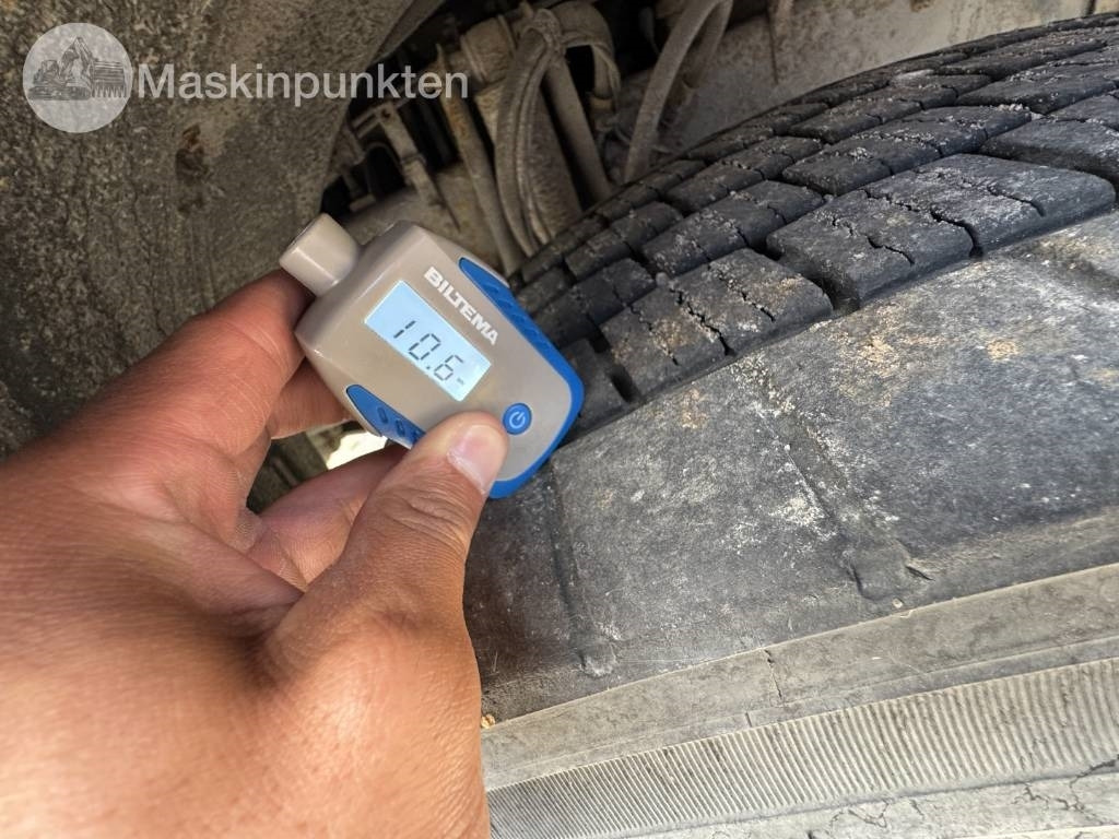 Volvo FM 440 CAMELEONT + BERFLAK + BETONGBLANDARE - Camion transport containere/ Swap body: Foto 5 Volvo FM 440 CAMELEONT + BERFLAK + BETONGBLANDARE - Camion transport containere/ Swap body: Foto 5