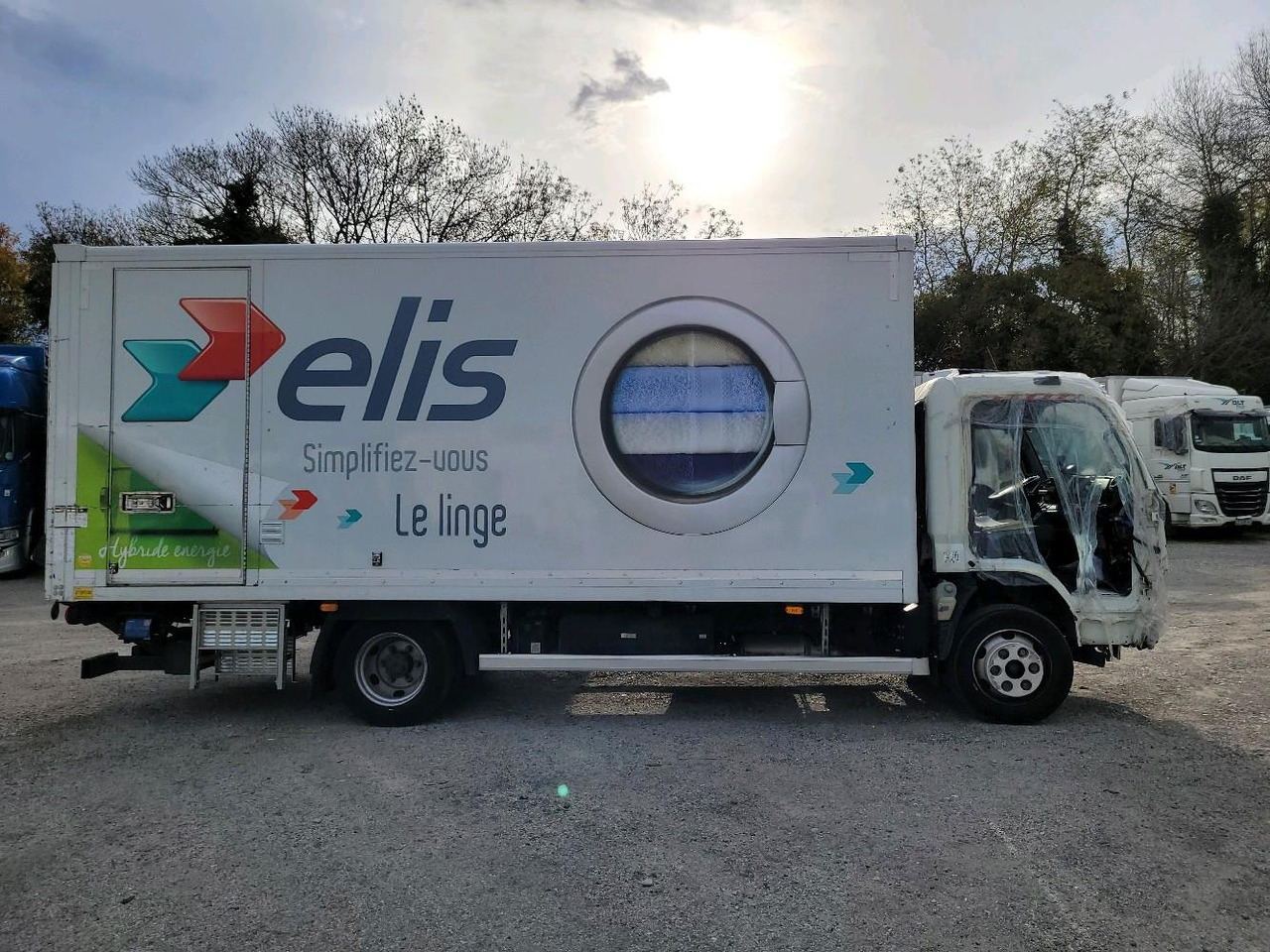 FUSO CANTER 7C15 - Camion furgon: Foto 3 FUSO CANTER 7C15 - Camion furgon: Foto 3