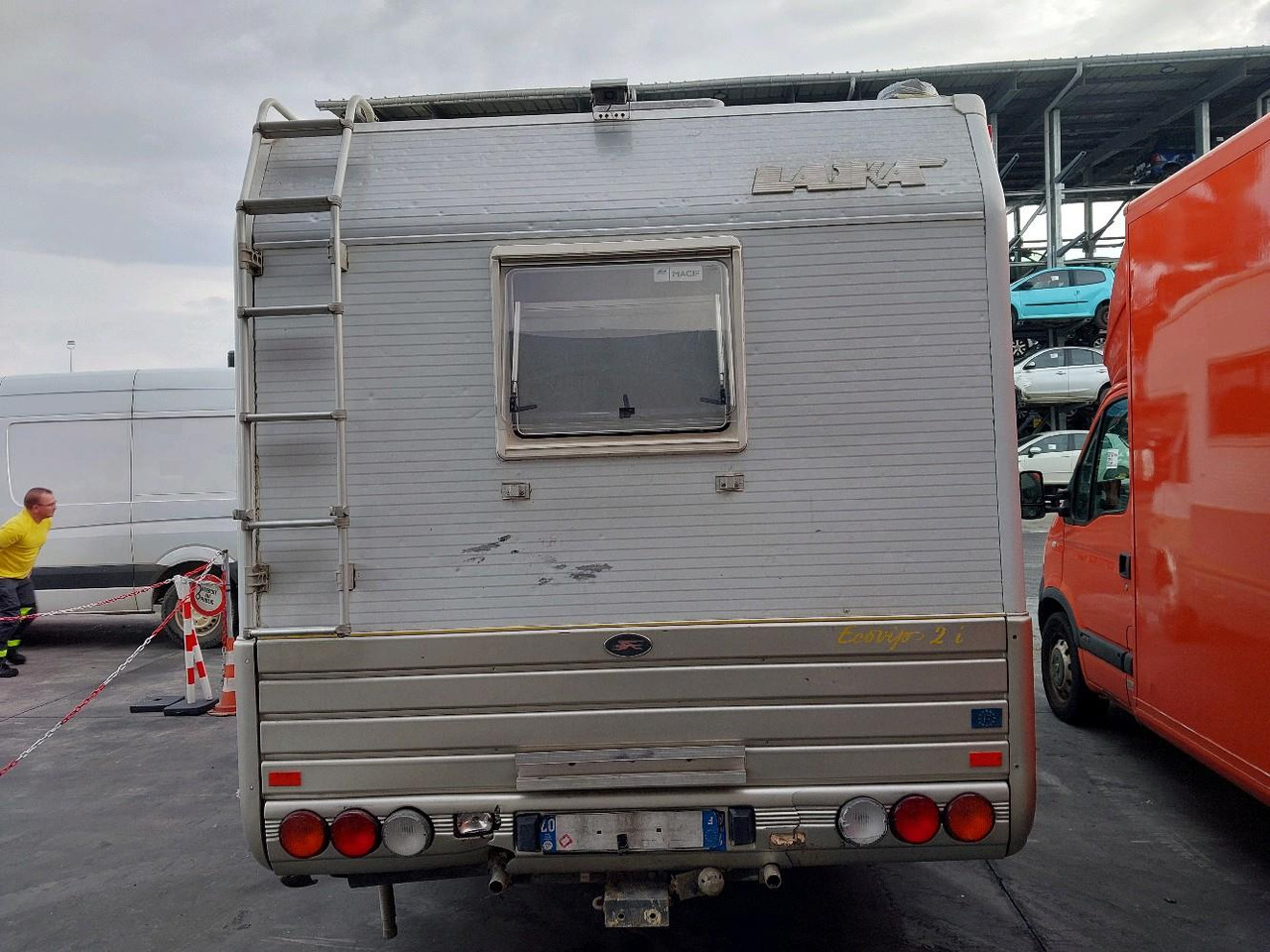 IVECO LAIKA 35.12 CAMPING 122 - Autorulotă alkov: Foto 5 IVECO LAIKA 35.12 CAMPING 122 - Autorulotă alkov: Foto 5