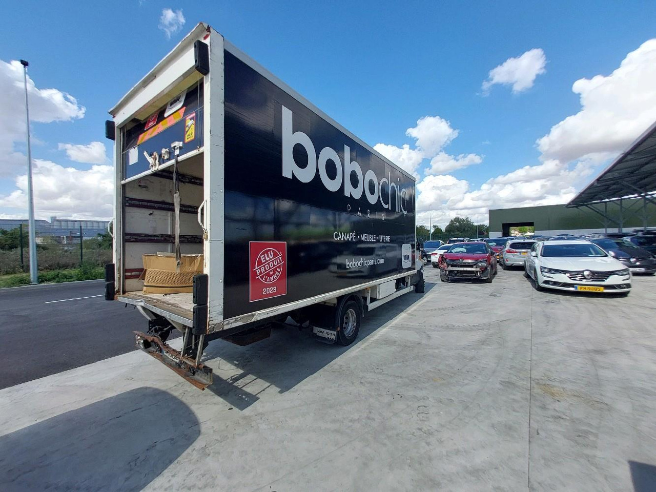 IVECO PORTEUR 65C14N - Autoutilitară box: Foto 4 IVECO PORTEUR 65C14N - Autoutilitară box: Foto 4