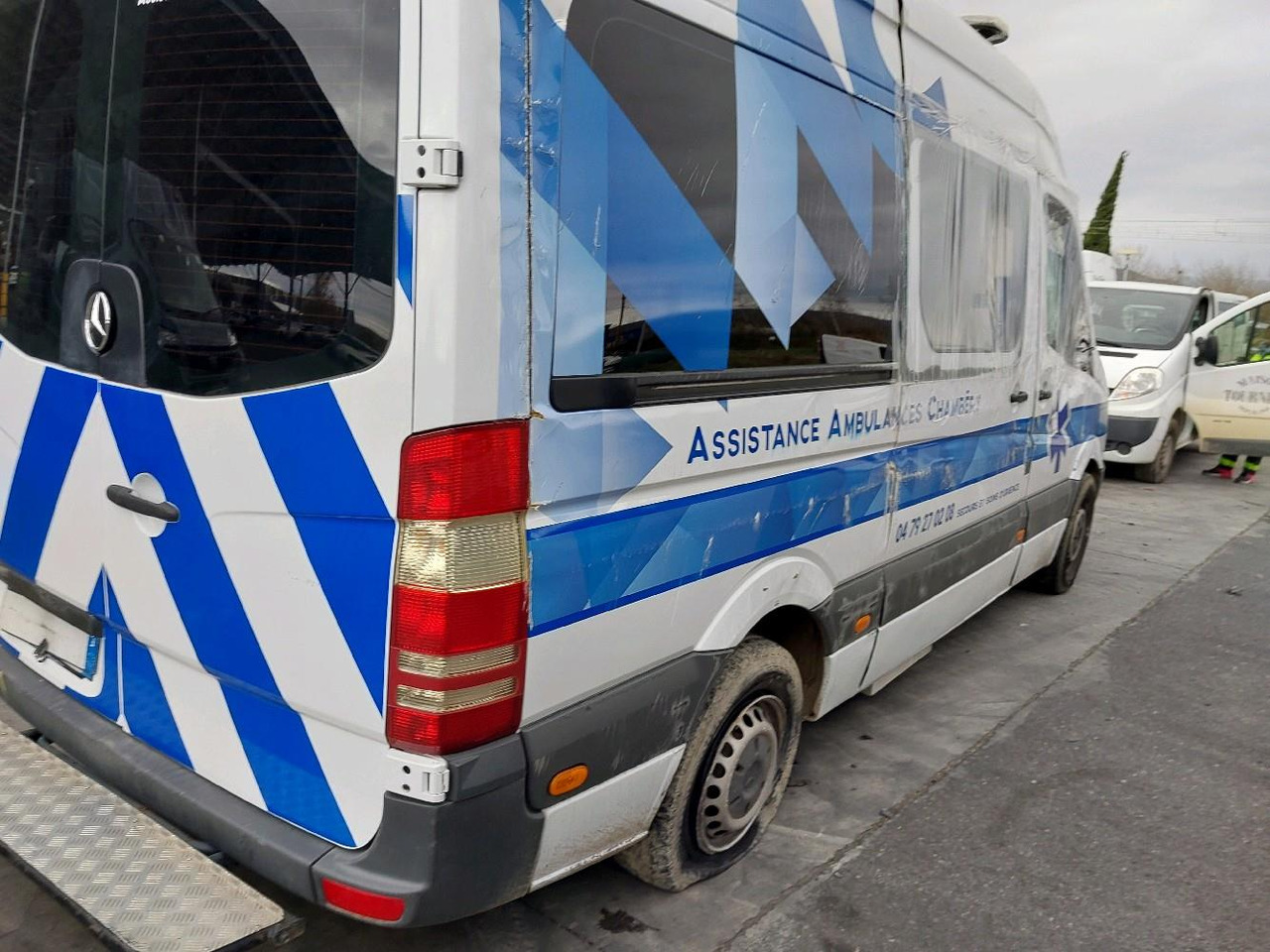 MERCEDES SPRINTER II 313 2.2 CDI 130 - Ambulanță: Foto 4 MERCEDES SPRINTER II 313 2.2 CDI 130 - Ambulanță: Foto 4