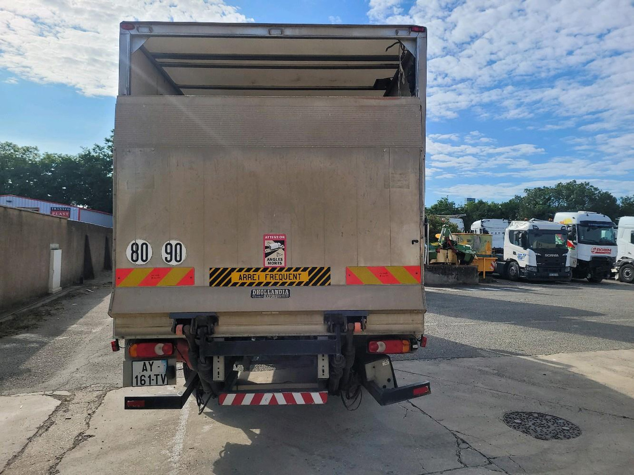 RENAULT MIDLUM 180 DXL - Camion furgon: Foto 5 RENAULT MIDLUM 180 DXL - Camion furgon: Foto 5