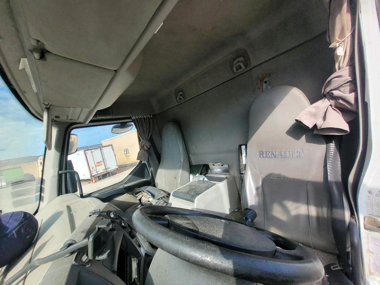 Leasing de RENAULT MIDLUM 180 DXL RENAULT MIDLUM 180 DXL: Foto 10