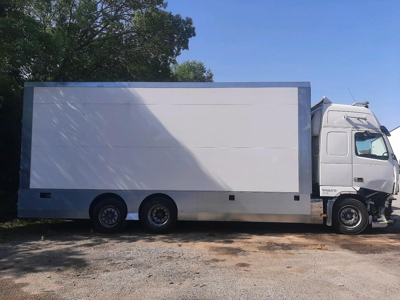 VOLVO FH 480 PORTEUR - Camion furgon: Foto 3 VOLVO FH 480 PORTEUR - Camion furgon: Foto 3