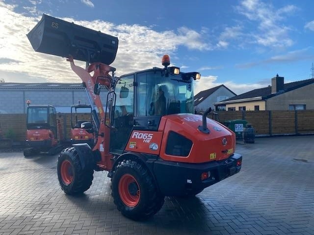 Kubota R 065 - Încărcător frontal pe pneuri: Foto 3 Kubota R 065 - Încărcător frontal pe pneuri: Foto 3