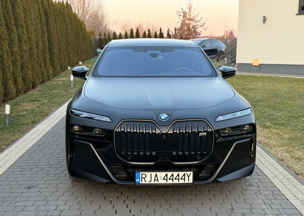 BMW Seria 7 M760e PHEV xDrive sport - Berlină/ Sedan: Foto 3 BMW Seria 7 M760e PHEV xDrive sport - Berlină/ Sedan: Foto 3