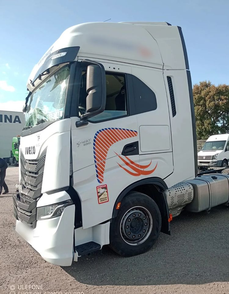 Iveco S-WAY 530 RETARDER USZKODZONY - Cap tractor: Foto 2 Iveco S-WAY 530 RETARDER USZKODZONY - Cap tractor: Foto 2