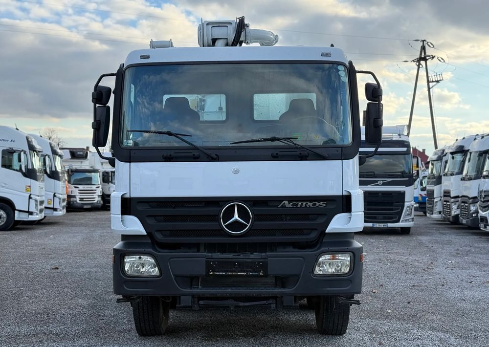 Mercedes-Benz ACTROS 3241 8X4 CIFA24 7m3 - Autobetonieră cu pompă: Foto 2 Mercedes-Benz ACTROS 3241 8X4 CIFA24 7m3 - Autobetonieră cu pompă: Foto 2