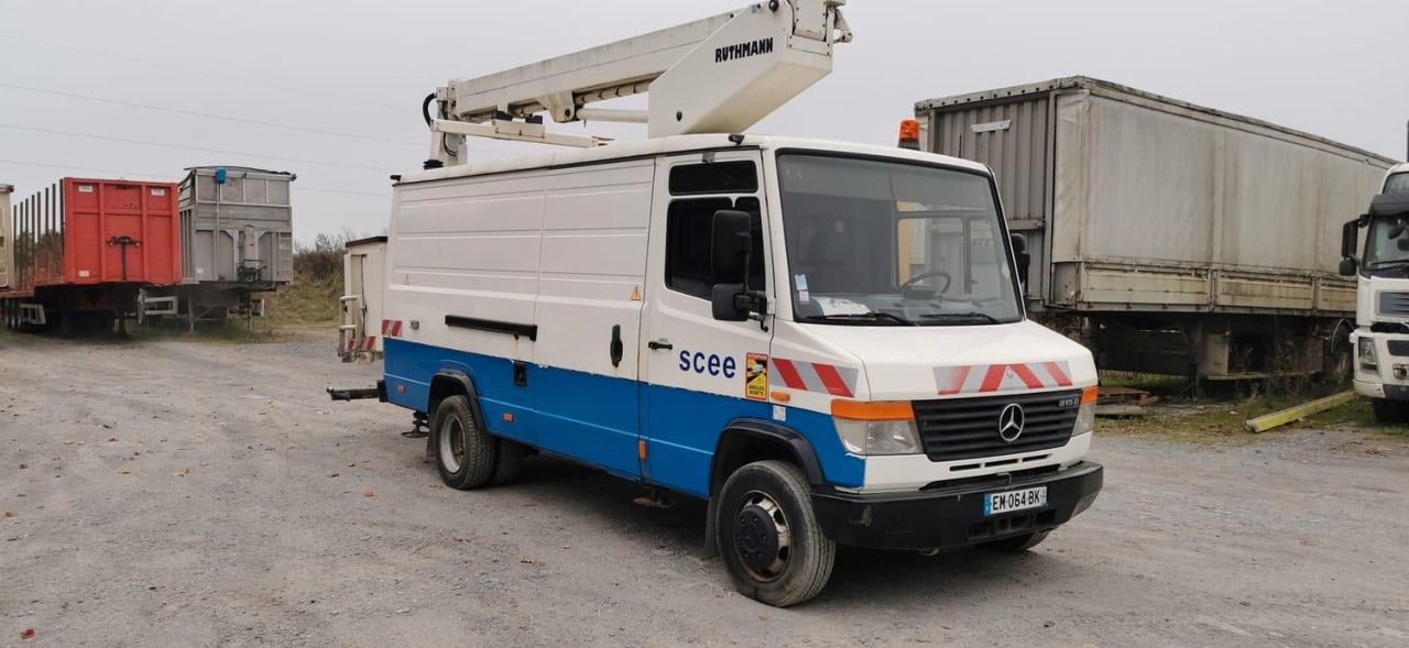 Mercedes-Benz VARIO 815 D 17 M - Camion cu nacela: Foto 1 Mercedes-Benz VARIO 815 D 17 M - Camion cu nacela: Foto 1