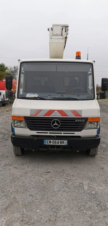 Mercedes-Benz VARIO 815D 17 M - Camion cu nacela: Foto 2 Mercedes-Benz VARIO 815D 17 M - Camion cu nacela: Foto 2