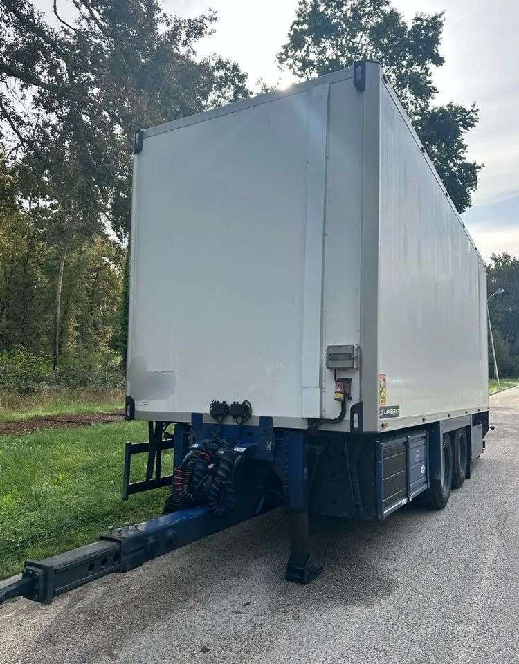 Scania S 500 CARIER FRIGO 6X2 RETARDER - Camion frigider: Foto 4 Scania S 500 CARIER FRIGO 6X2 RETARDER - Camion frigider: Foto 4