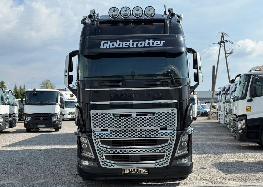 Volvo FH16 660 HP TANDEM 6x2 LIMITED EDITION - Camion furgon: Foto 2 Volvo FH16 660 HP TANDEM 6x2 LIMITED EDITION - Camion furgon: Foto 2